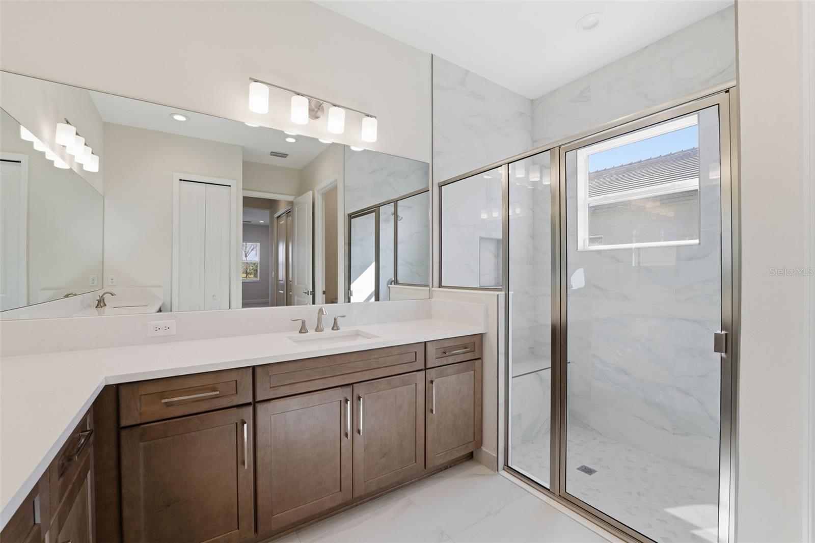 VALENCIA RIDGE - Residential