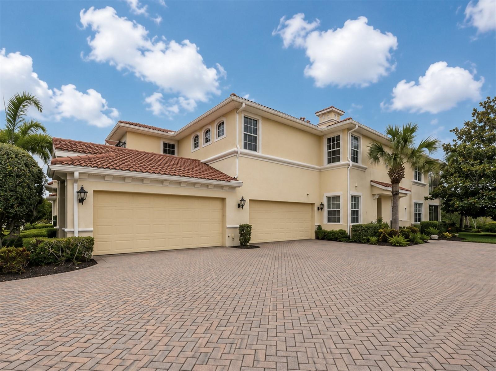 113 BELLA VISTA TERRACE 4D