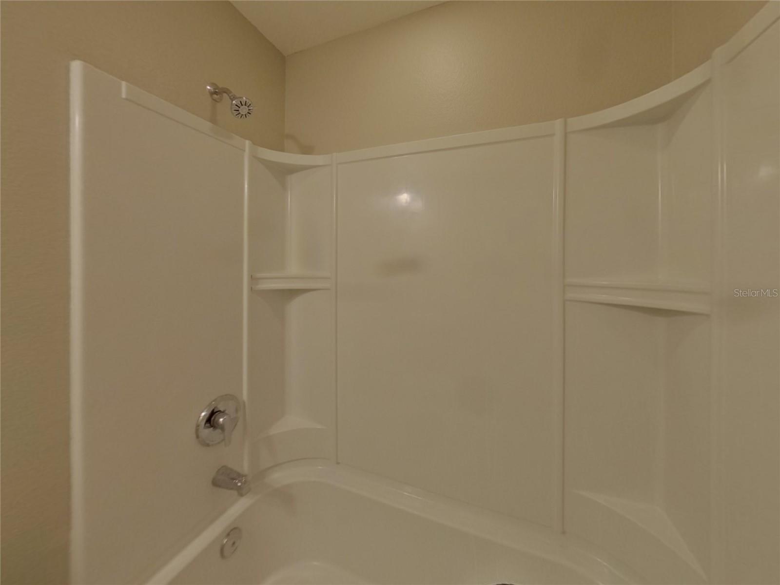 LAKE ALFRED ESTATES - Residential Lease