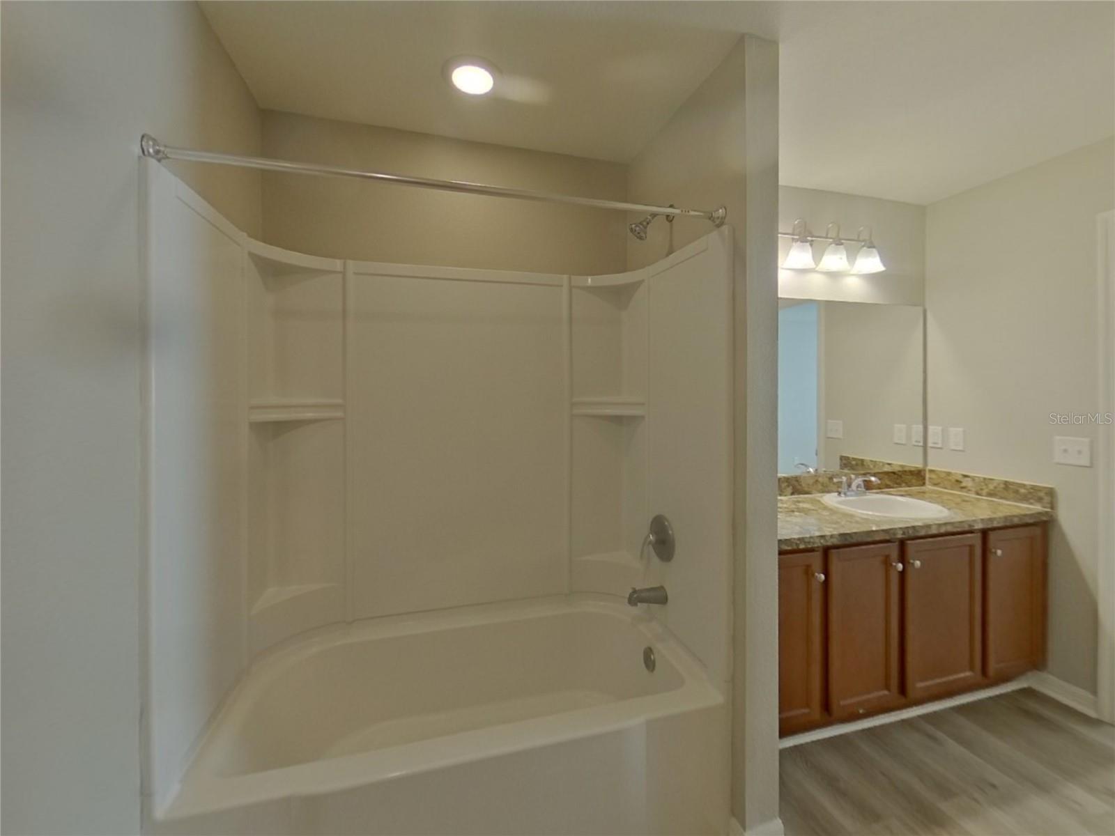 LAKE ALFRED ESTATES - Residential Lease