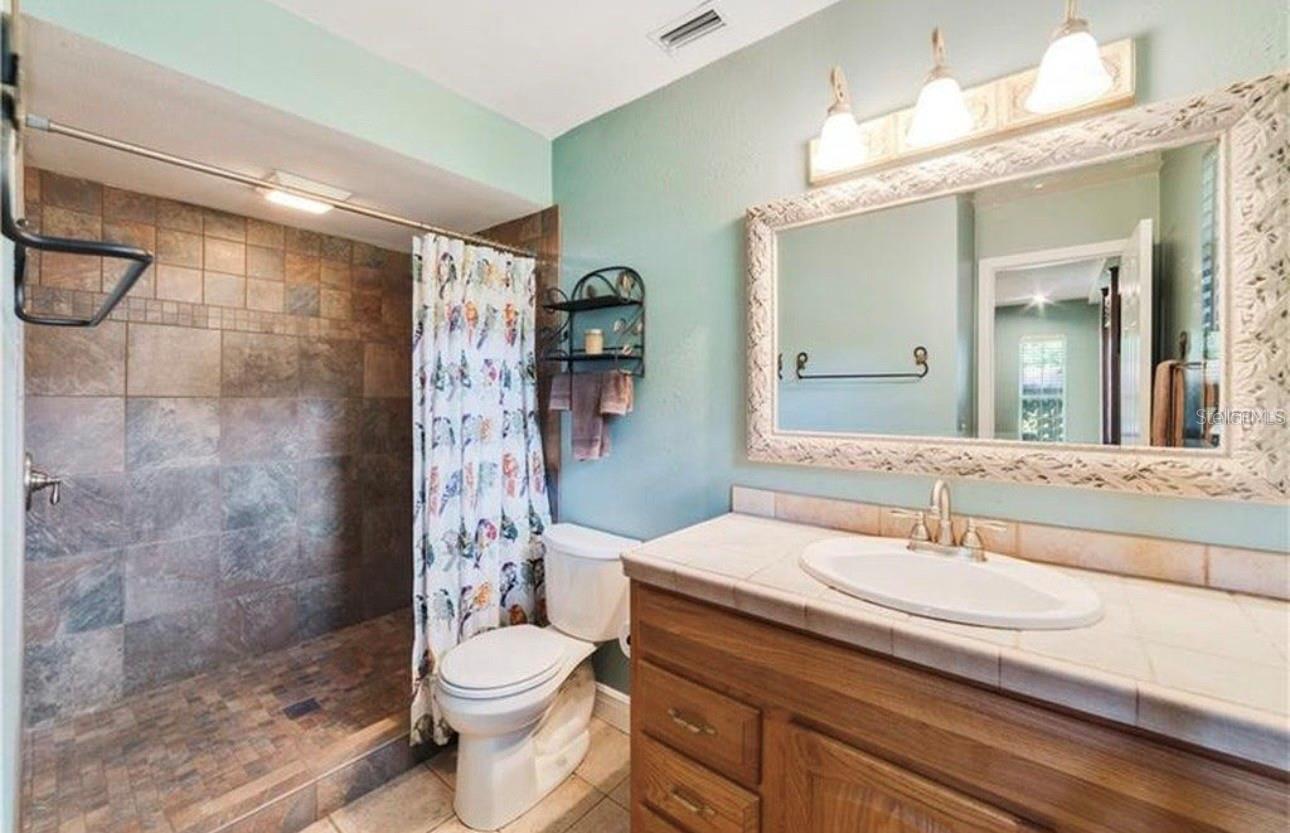 VALENCIA SHORES - Residential Lease