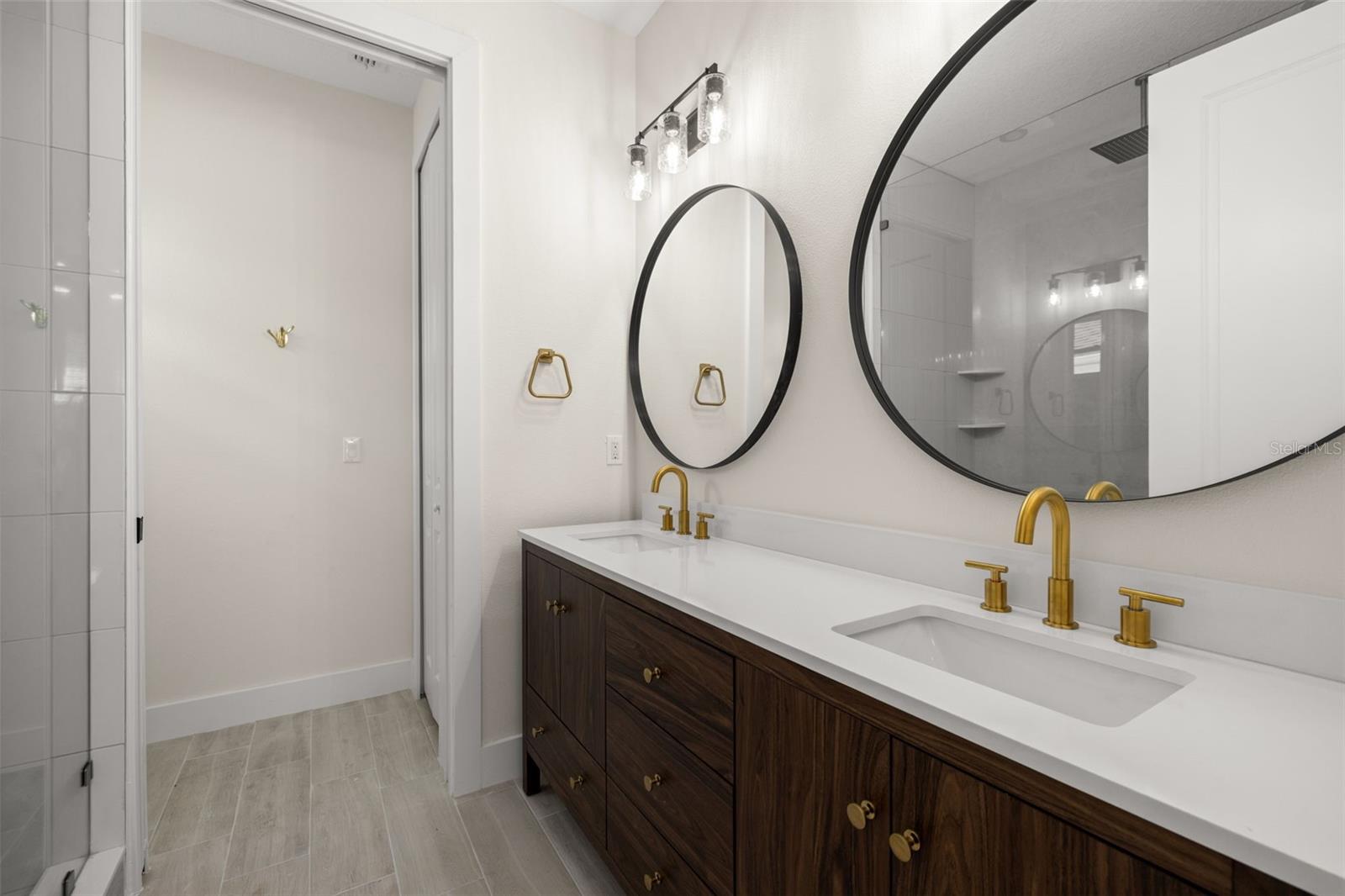 RIVERBEND MANOR - Residential