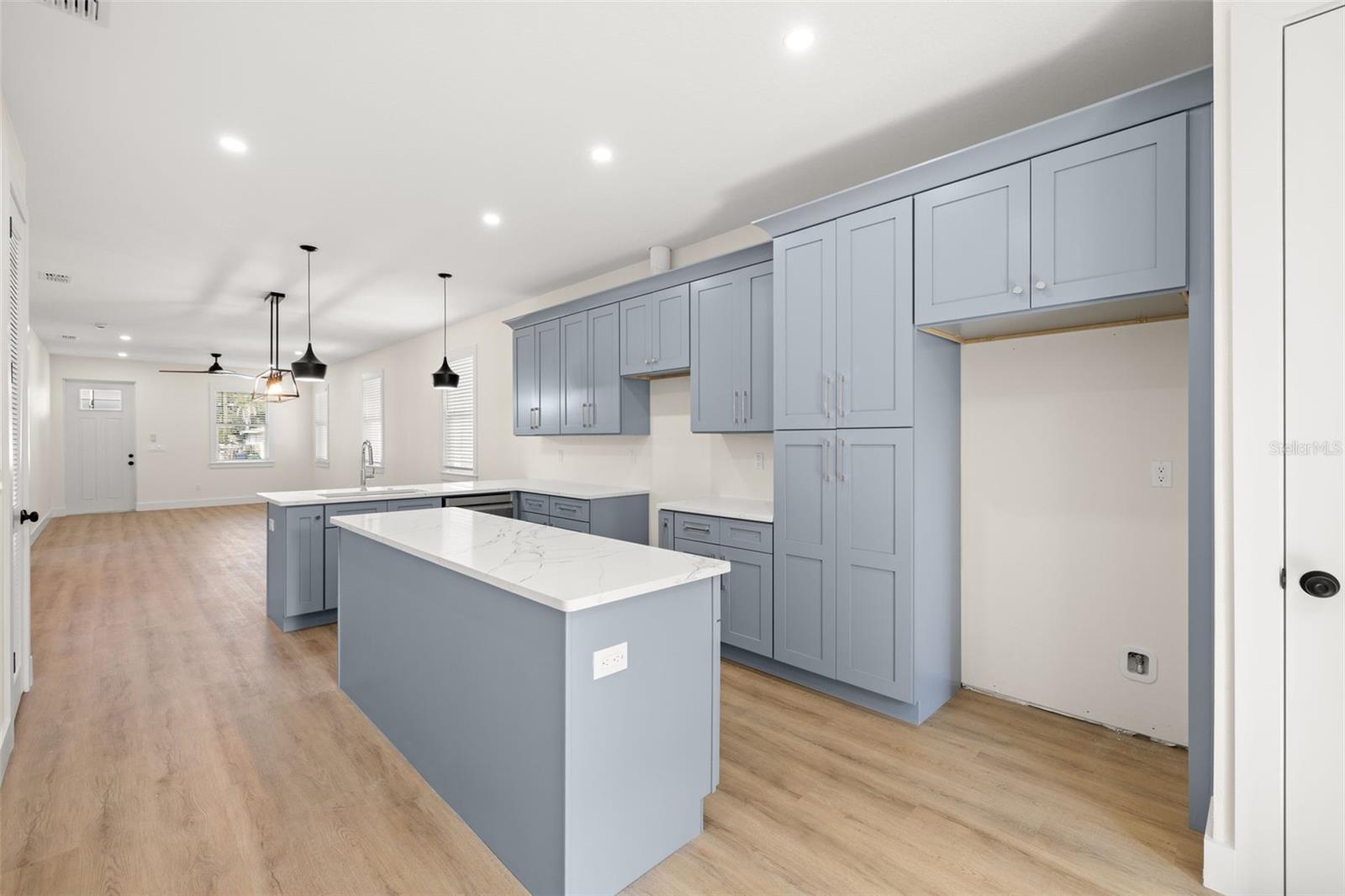 RIVERBEND MANOR - Residential