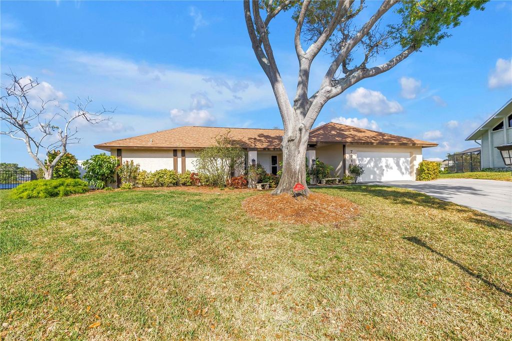 Photo of 771 Suwannee Court NE, St Petersburg, FL 33702 (MLS # TB8475160)