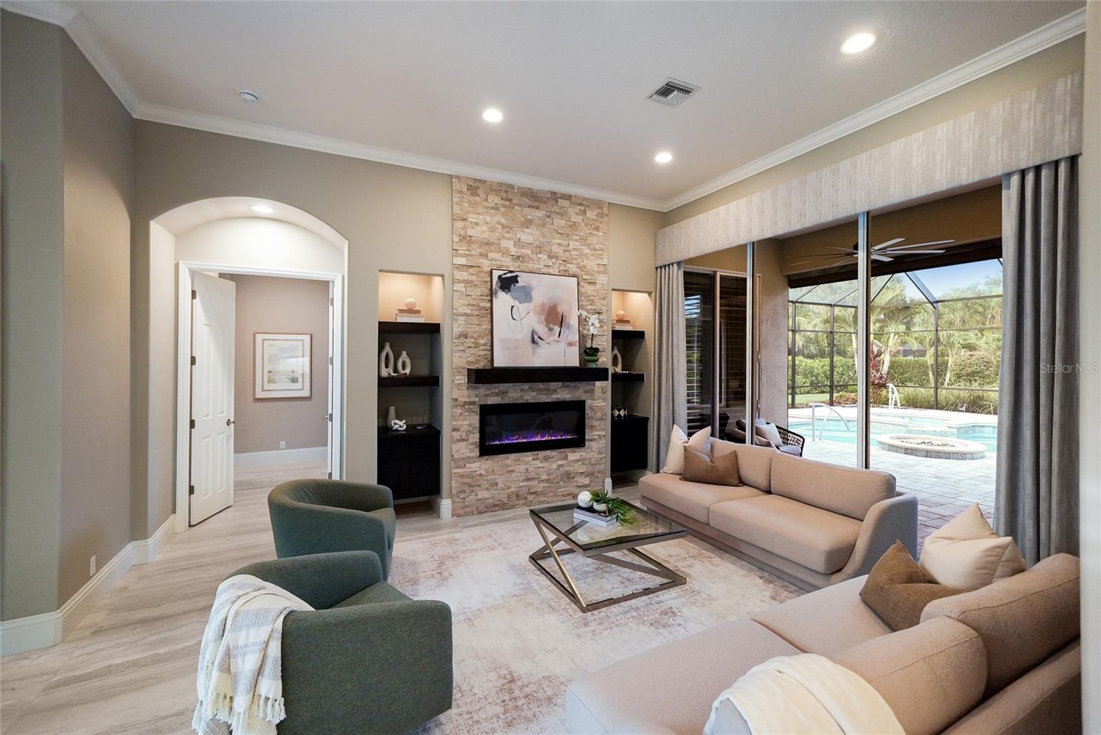 8122 LONE TREE GLEN