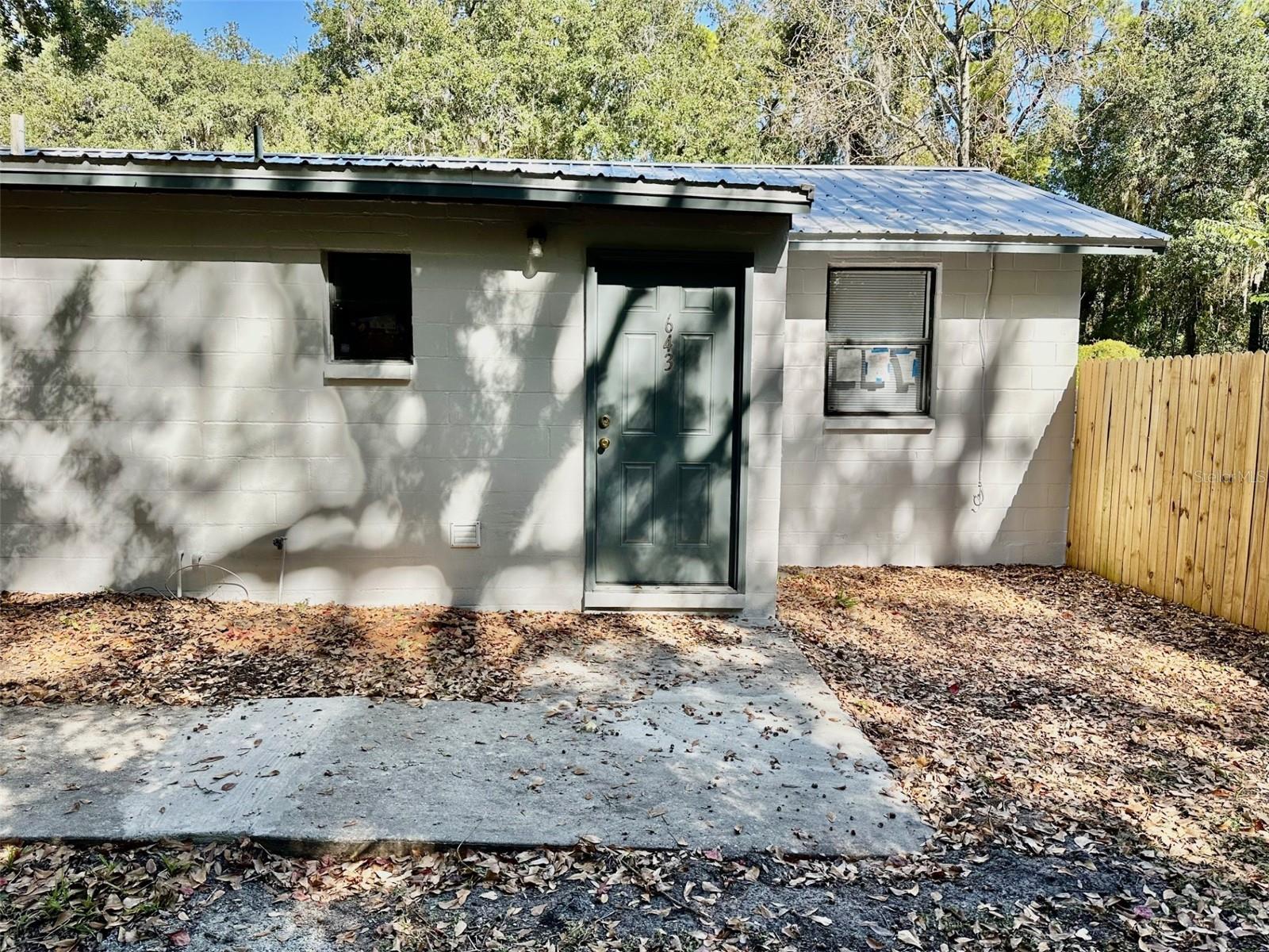 HARRIS ESTATE HARRIS LANDS REPL E 1/2 - Residential Lease