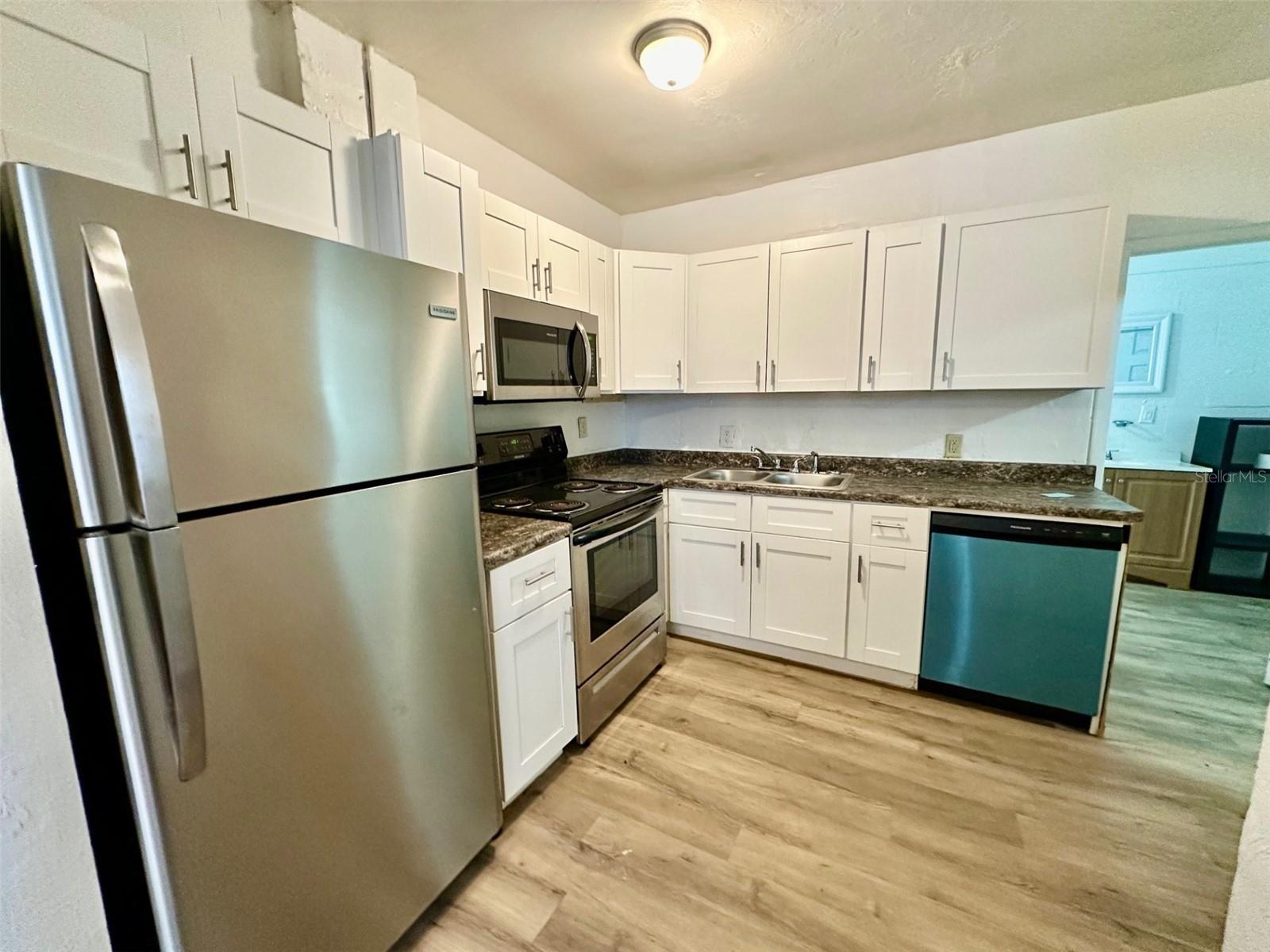 HARRIS ESTATE HARRIS LANDS REPL E 1/2 - Residential Lease