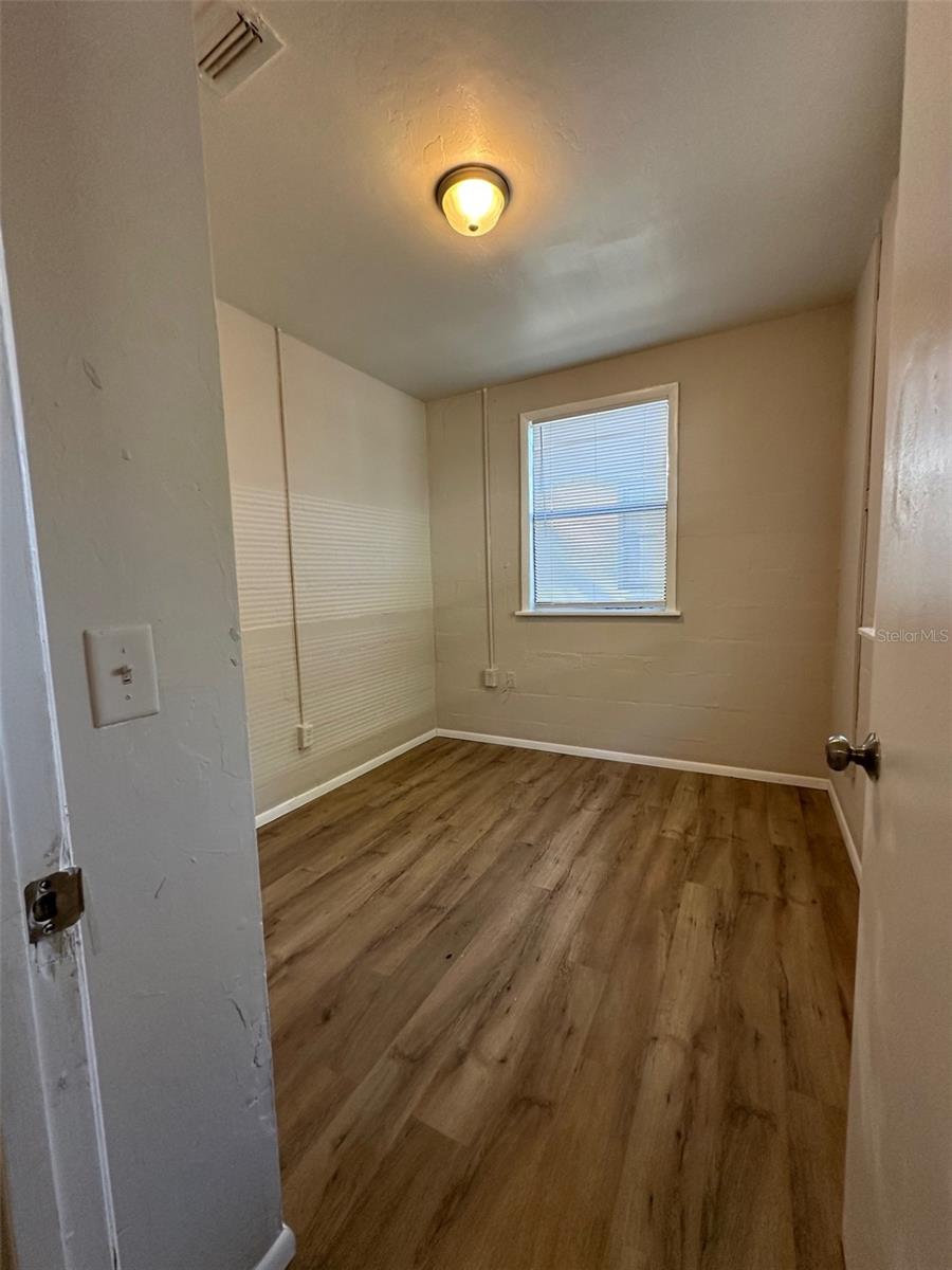 HARRIS ESTATE HARRIS LANDS REPL E 1/2 - Residential Lease