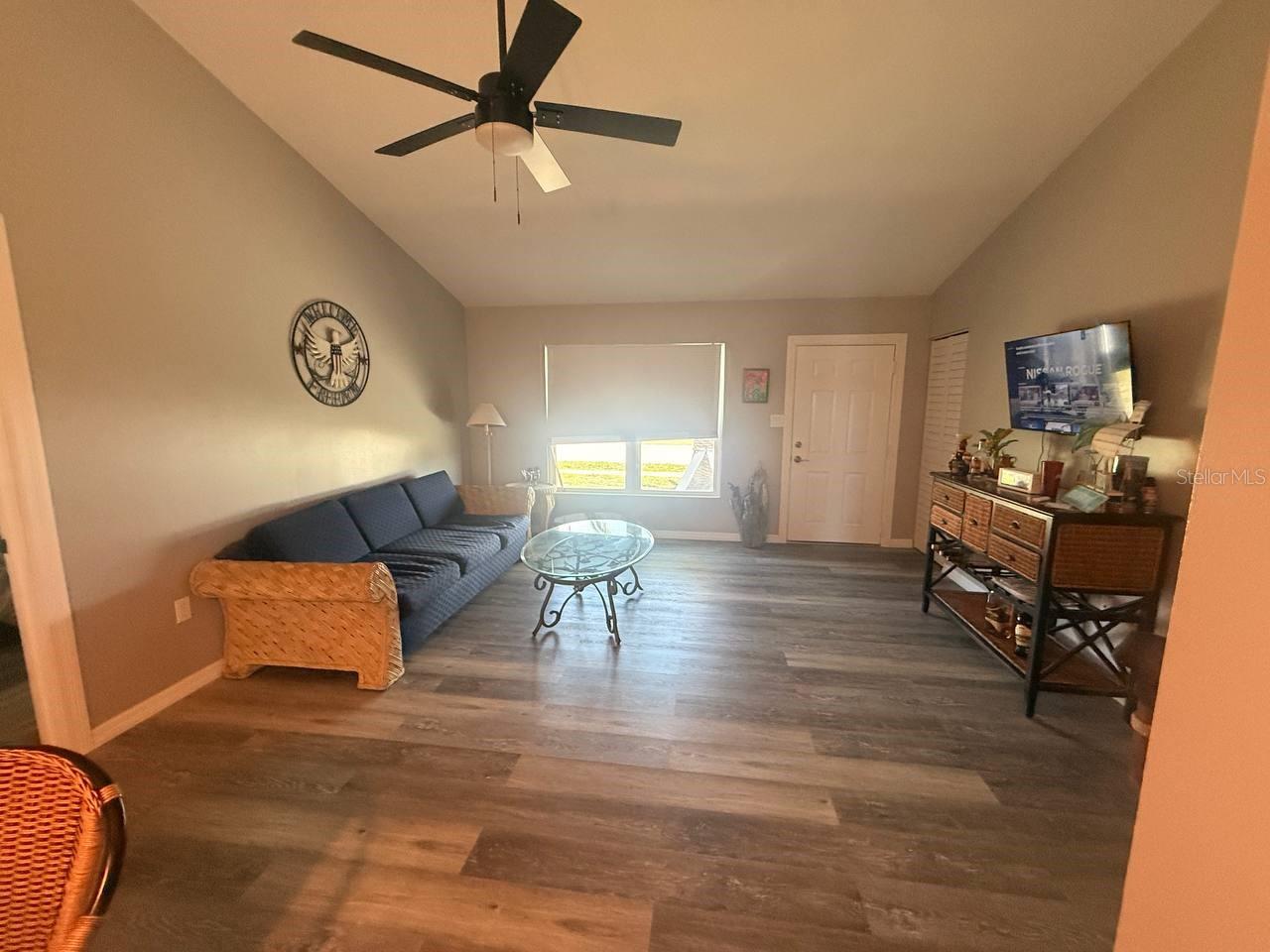 13569 OVERTON AVENUE - Photo 2