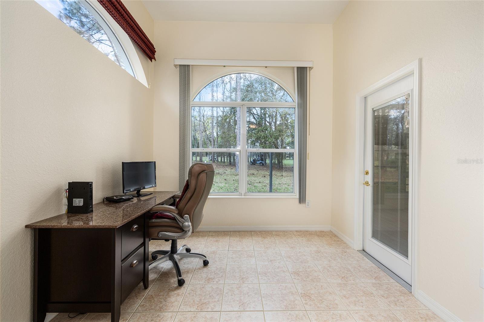 OAK RUN LAUREL OAKS - Residential