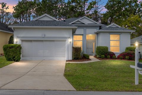 Photo of 11719 SW 72nd Circle, Ocala, FL 34476 (MLS # OM721107)