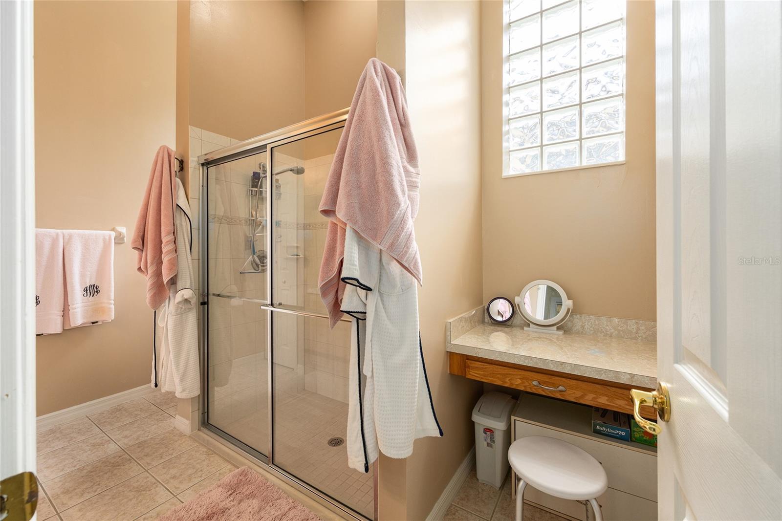 OAK RUN LAUREL OAKS - Residential