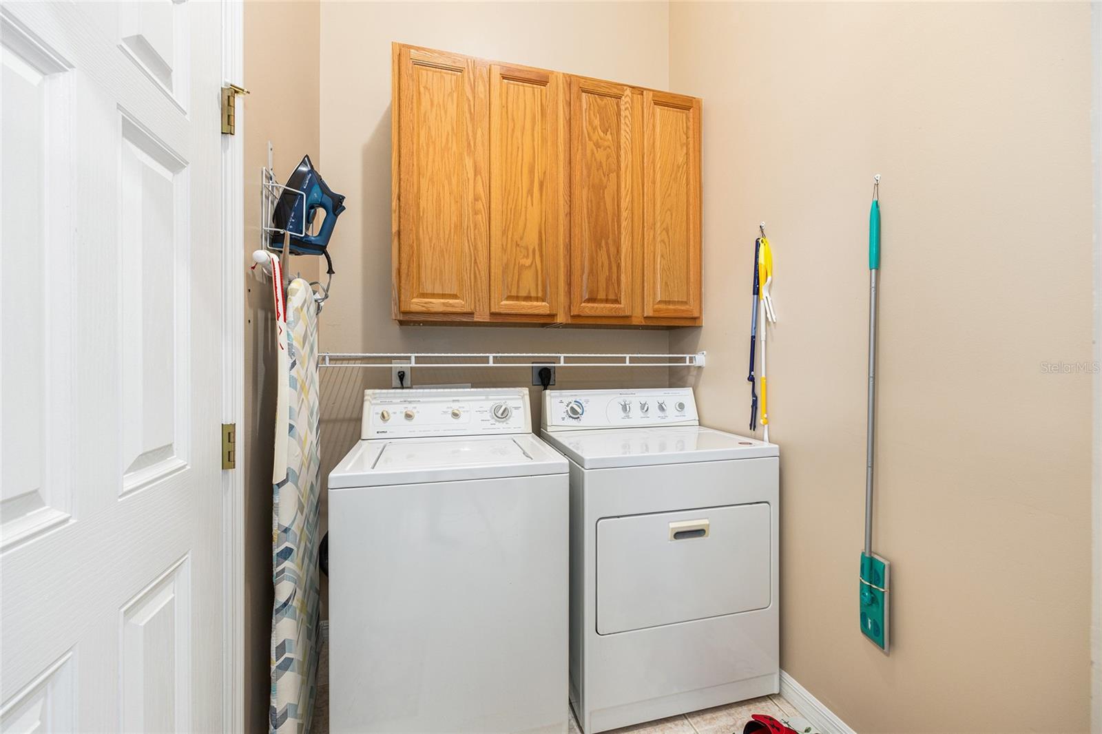 OAK RUN LAUREL OAKS - Residential