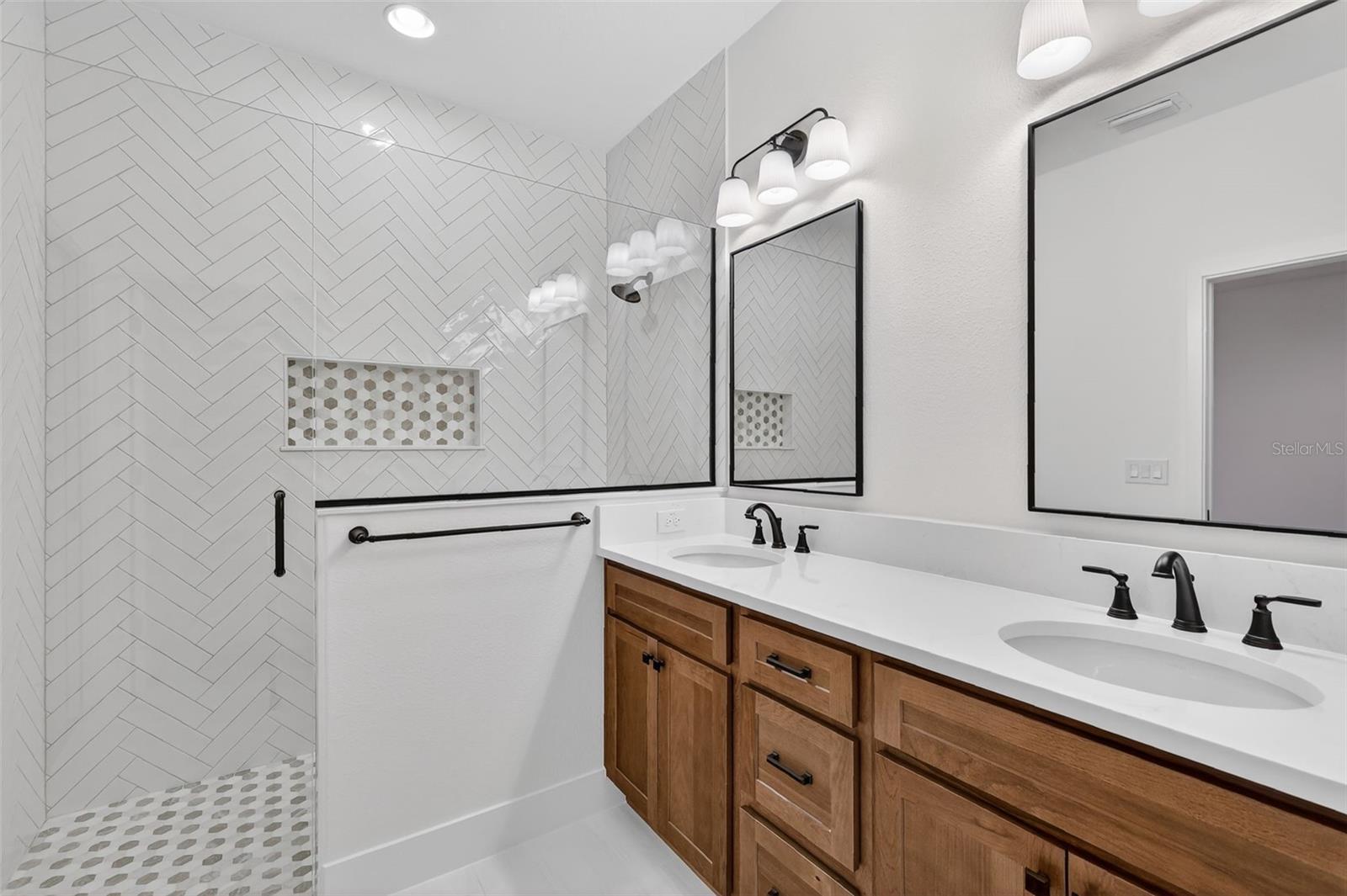 OAK HILL - Residential