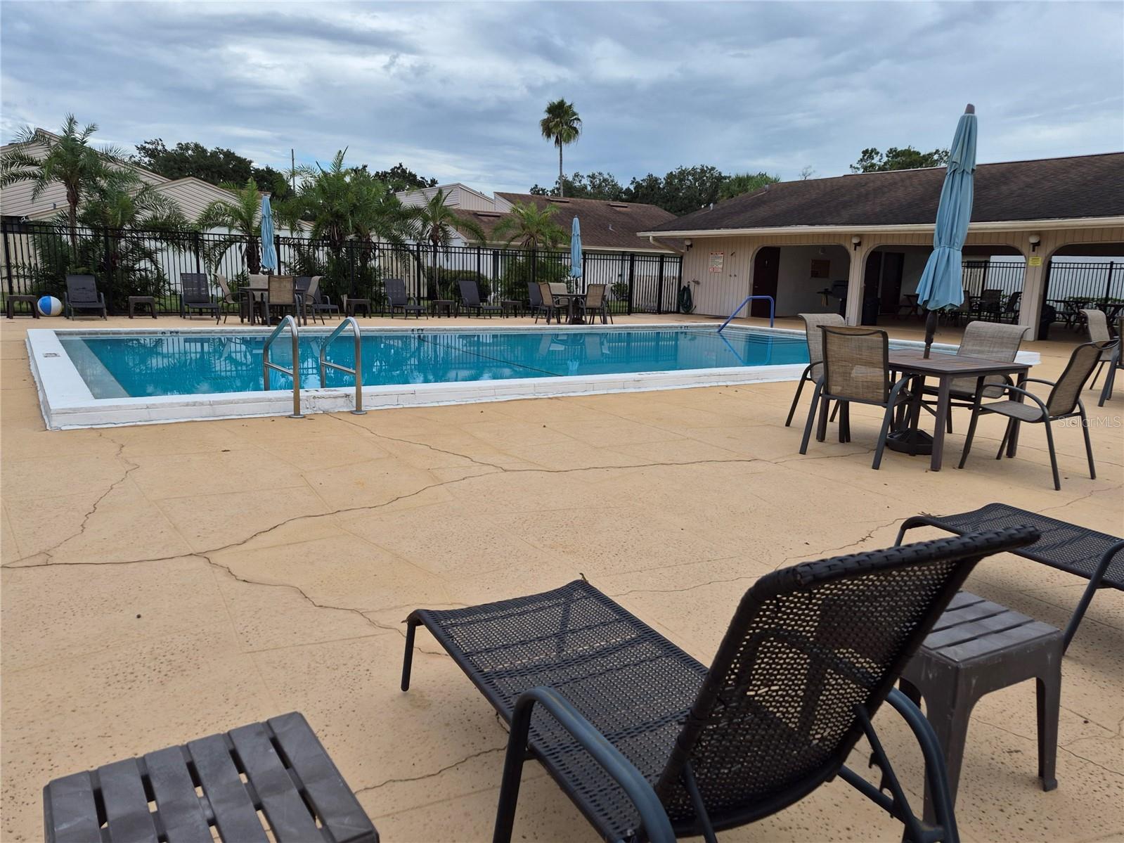 MEADOW OAKS A CONDO - Residential