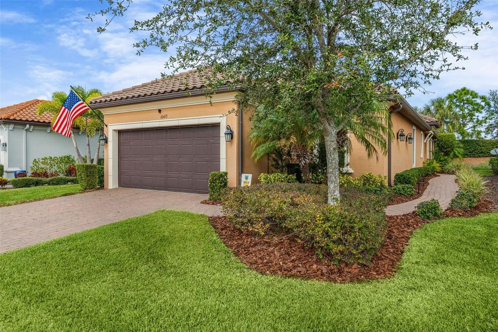Photo of 10413 Highland Park Place, Palmetto, FL 34221 (MLS # A4673574)