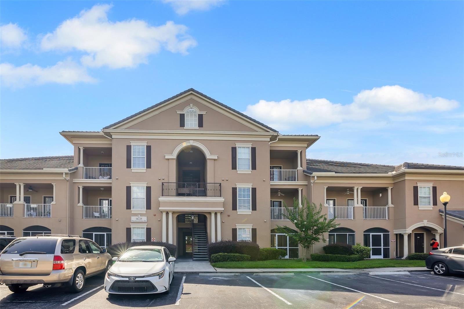 CAPRI/HUNTERS CRK CONDO - Residential