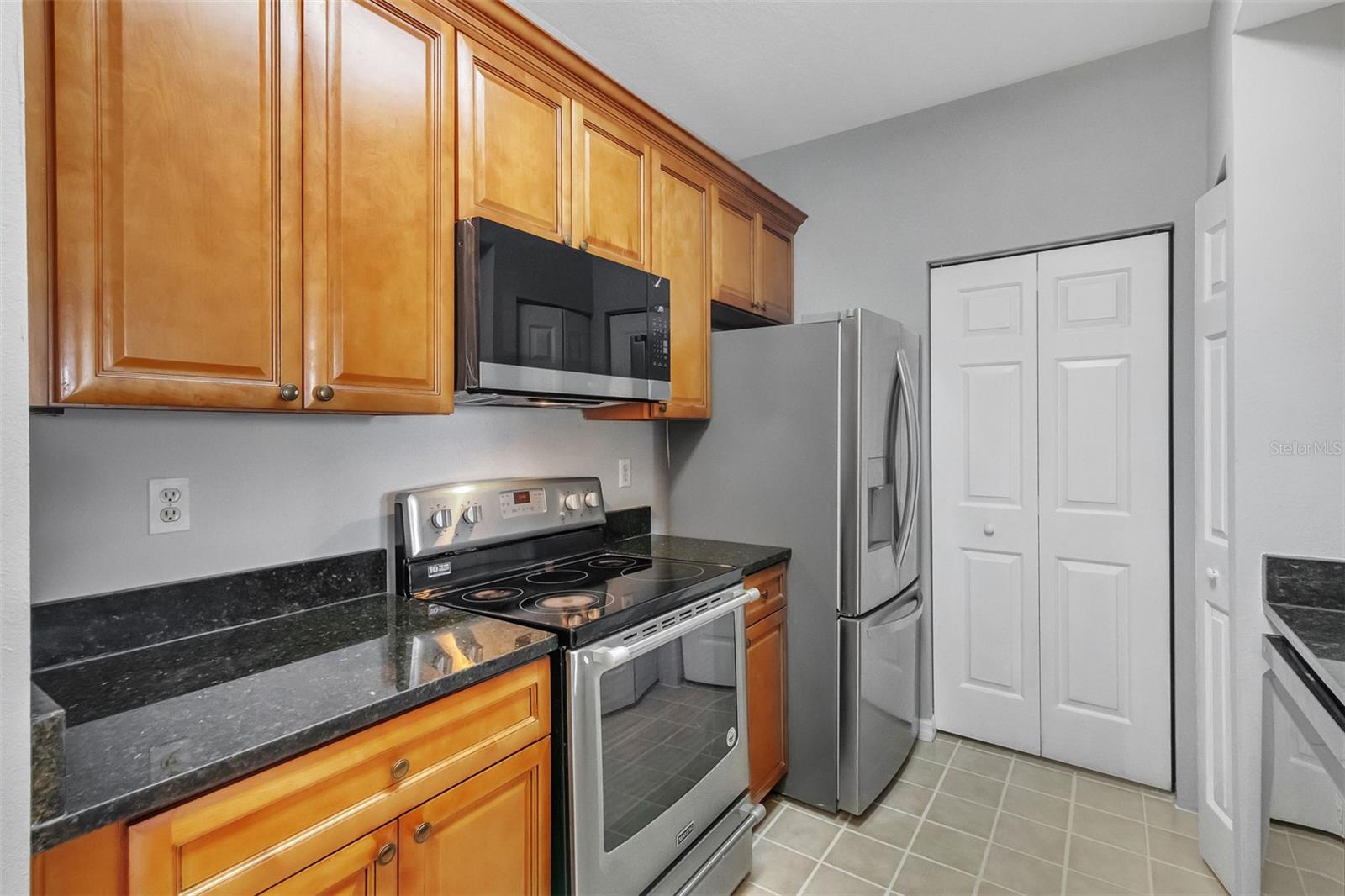 CAPRI/HUNTERS CRK CONDO - Residential