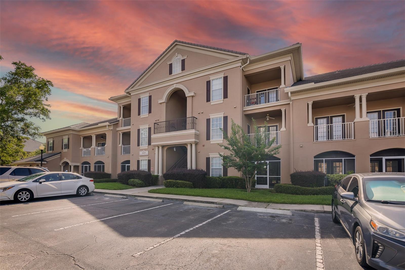 CAPRI/HUNTERS CRK CONDO - Residential