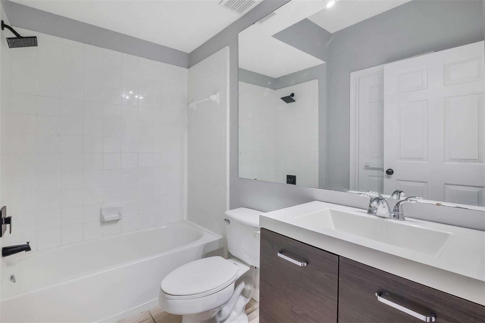 CAPRI/HUNTERS CRK CONDO - Residential