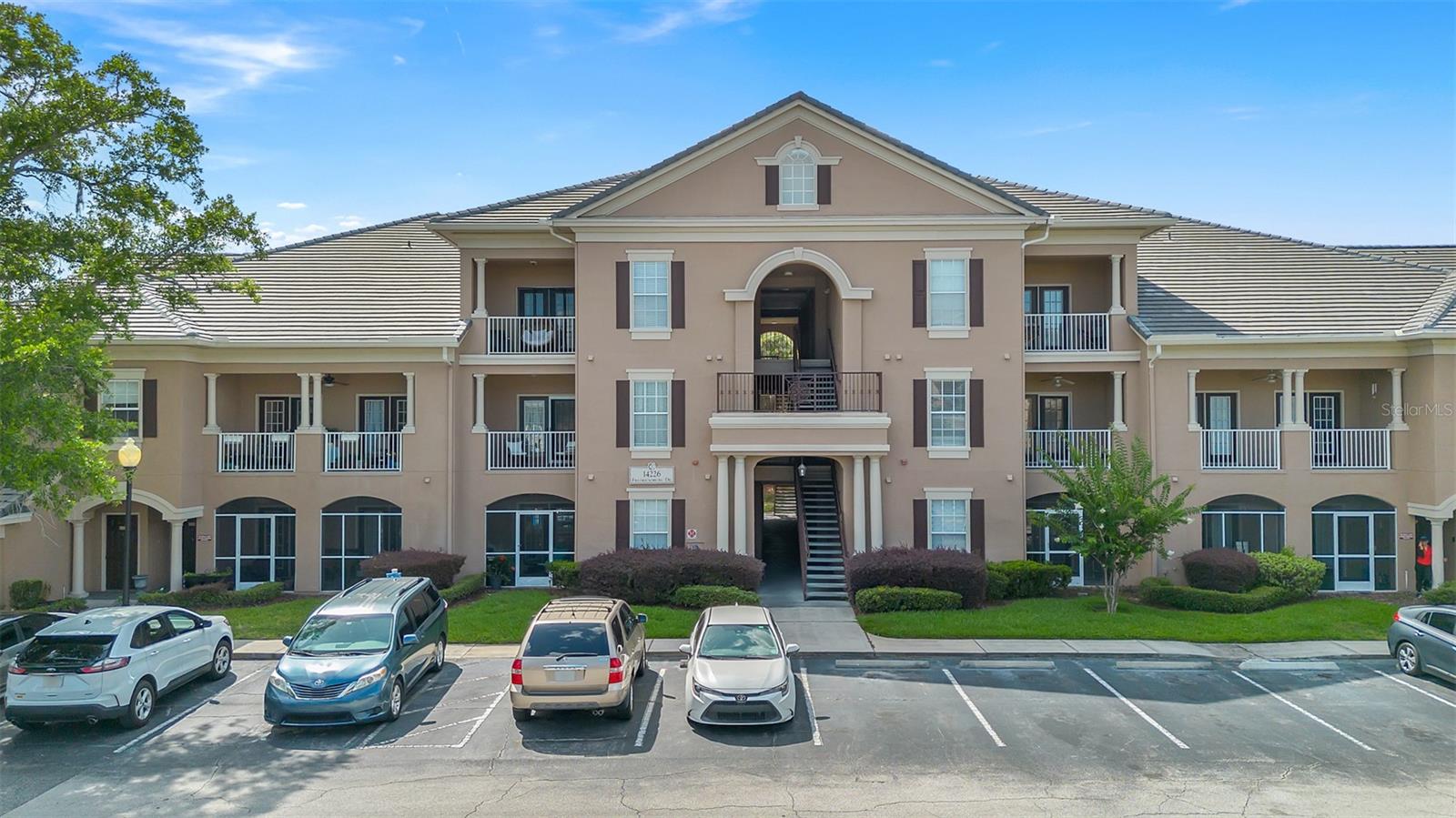 CAPRI/HUNTERS CRK CONDO - Residential