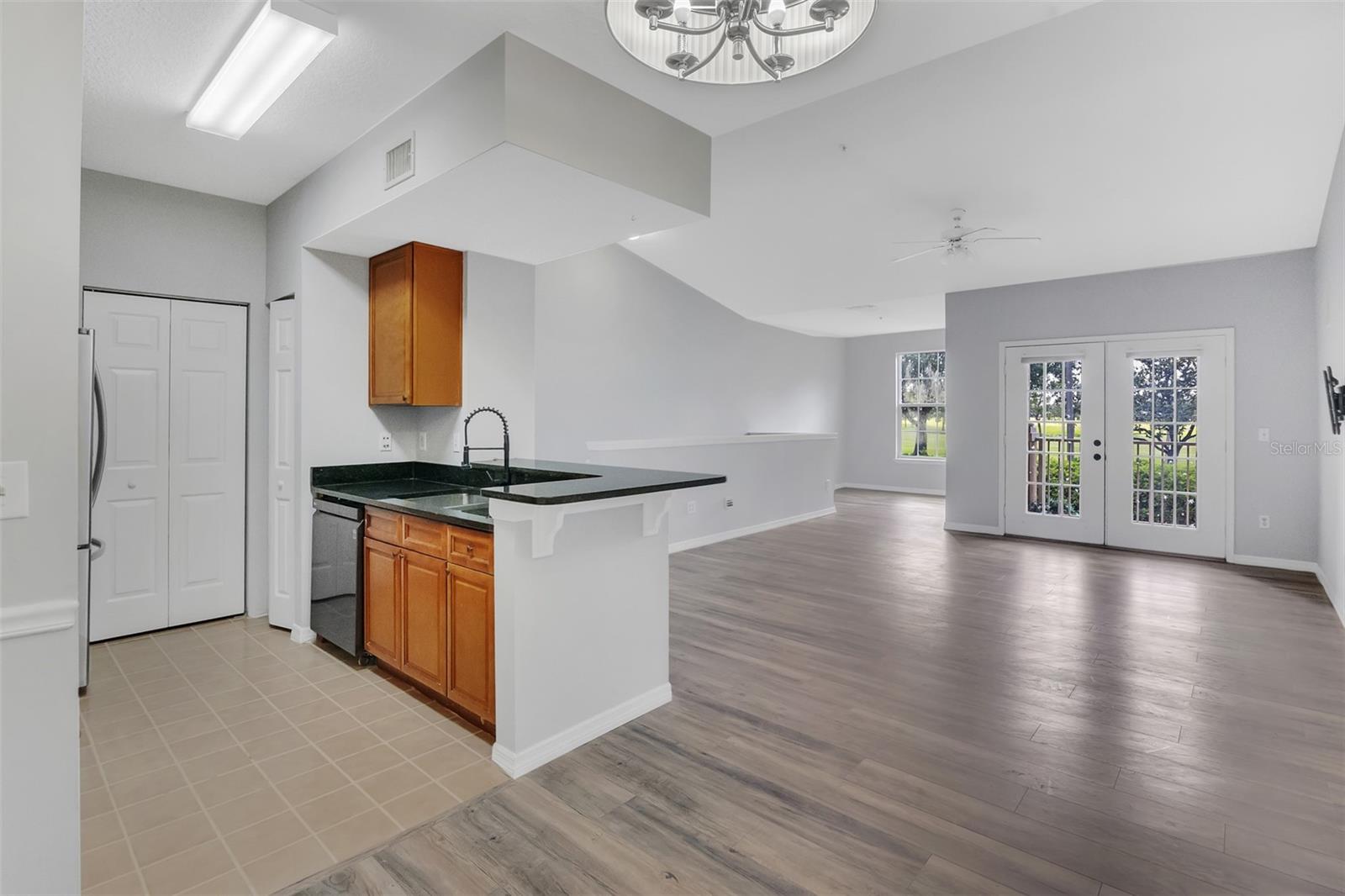CAPRI/HUNTERS CRK CONDO - Residential