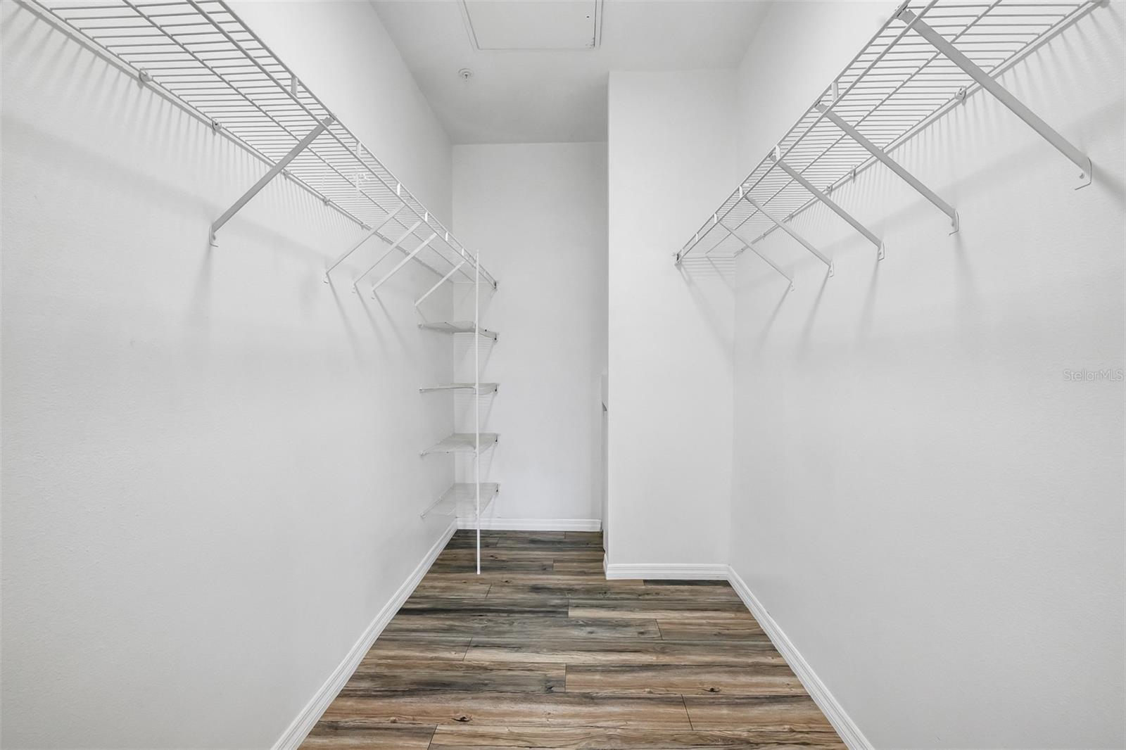 CAPRI/HUNTERS CRK CONDO - Residential