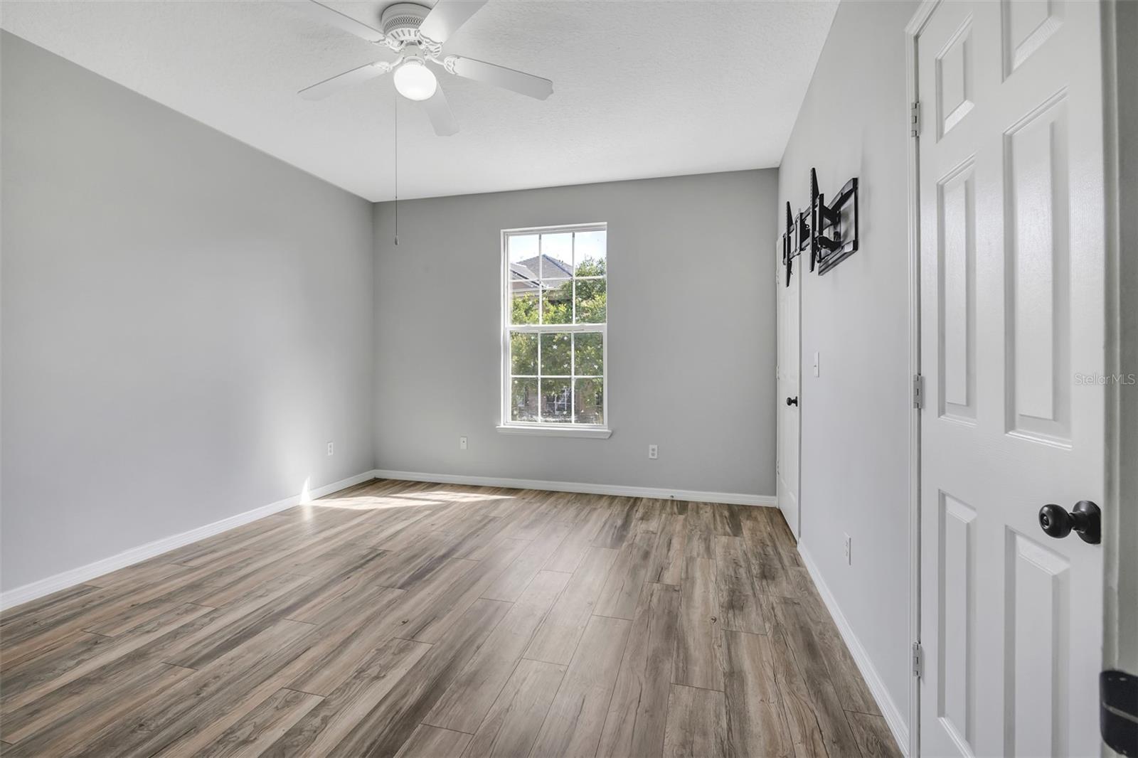 CAPRI/HUNTERS CRK CONDO - Residential