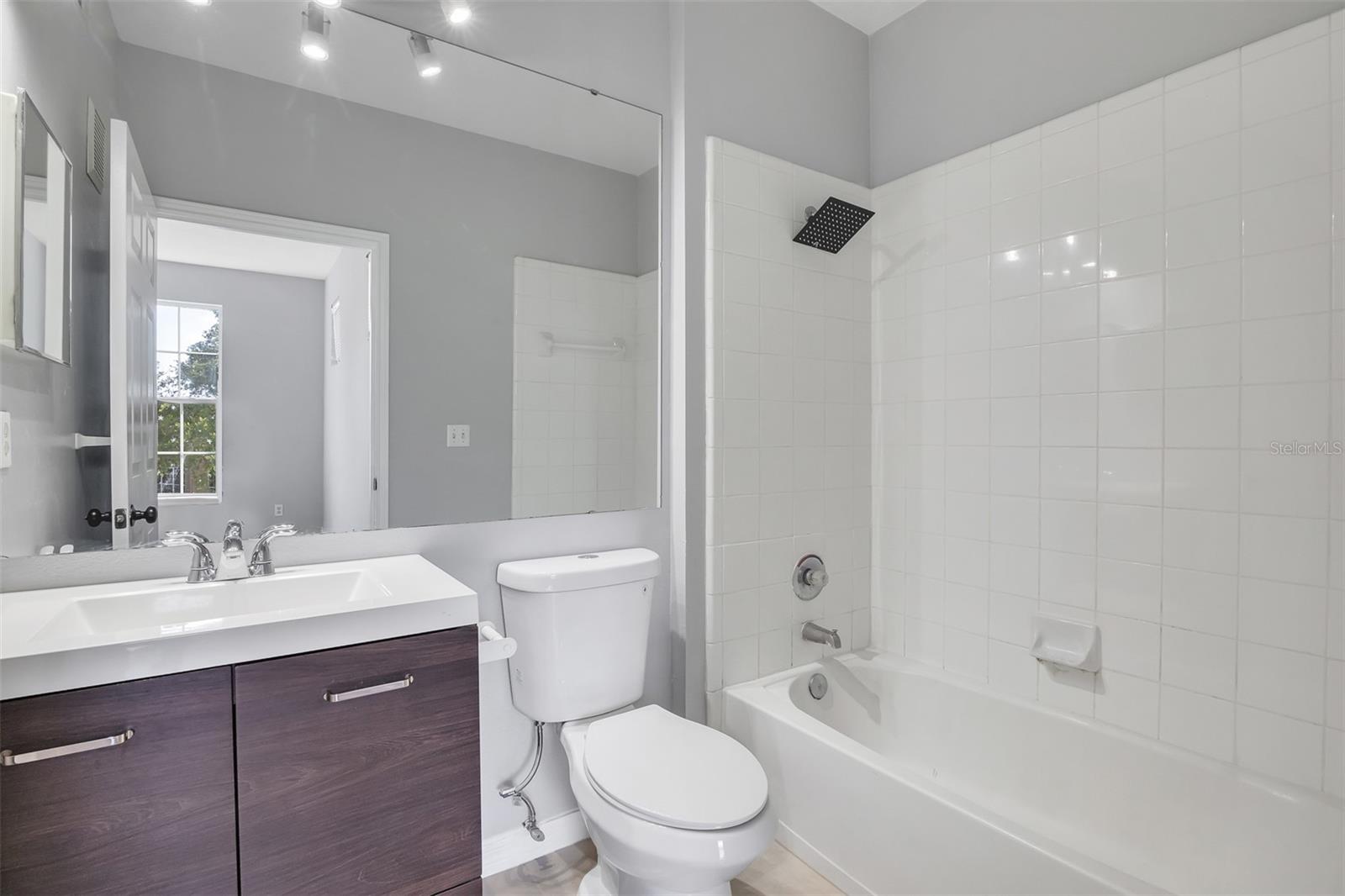 CAPRI/HUNTERS CRK CONDO - Residential