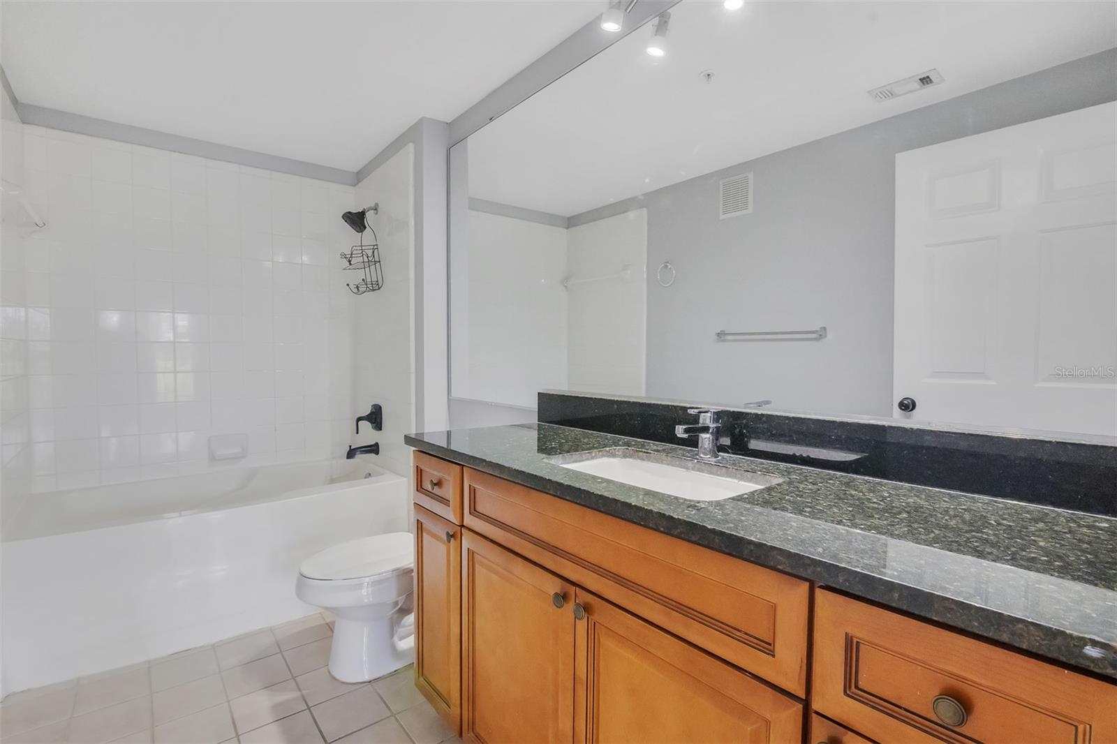 CAPRI/HUNTERS CRK CONDO - Residential