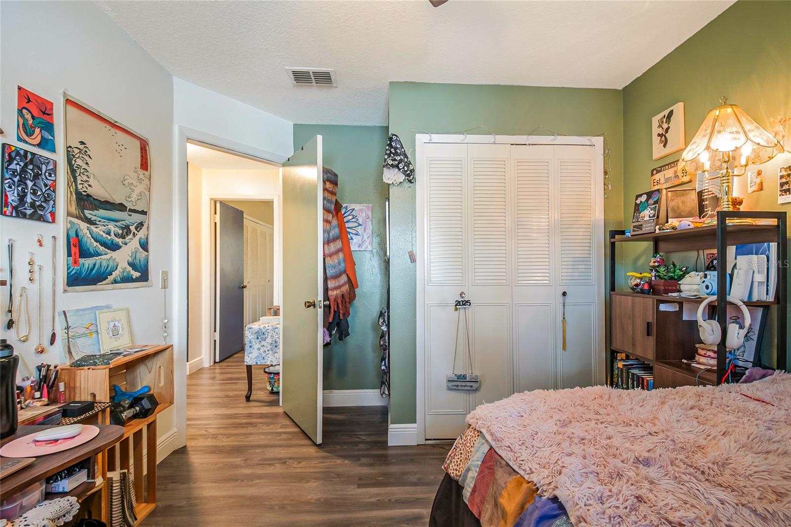 VILLAS AT SIGNAL HILL - Residential