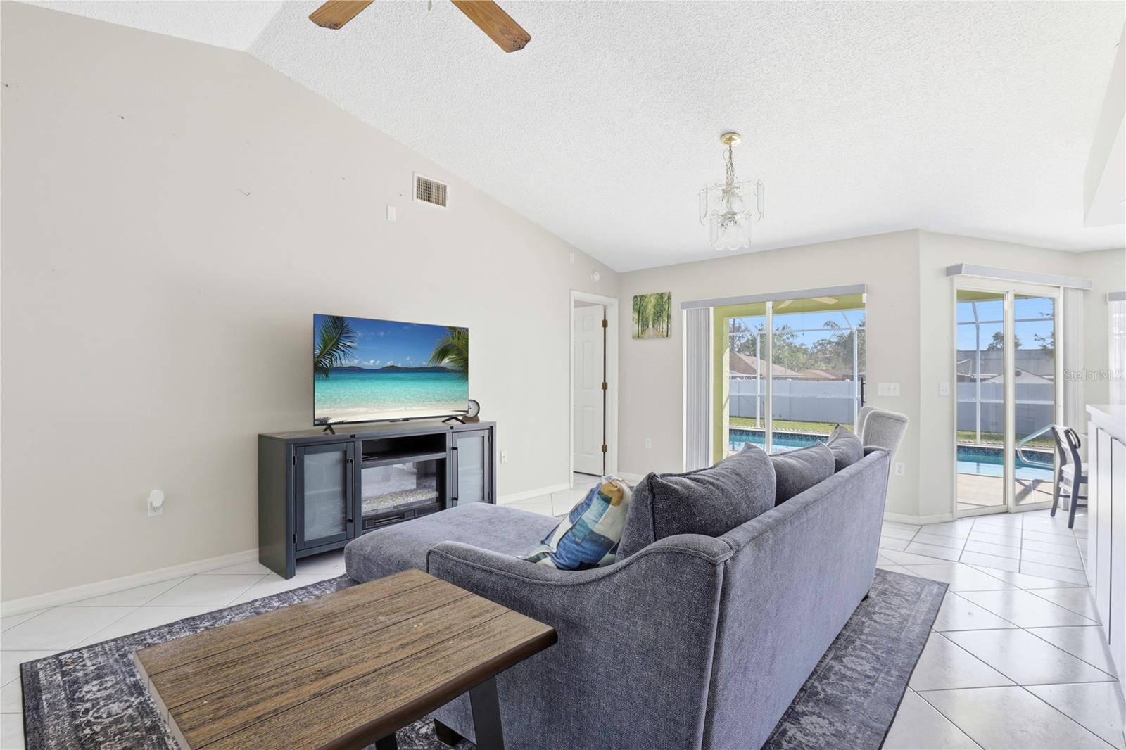 SPRING HILL - Residential