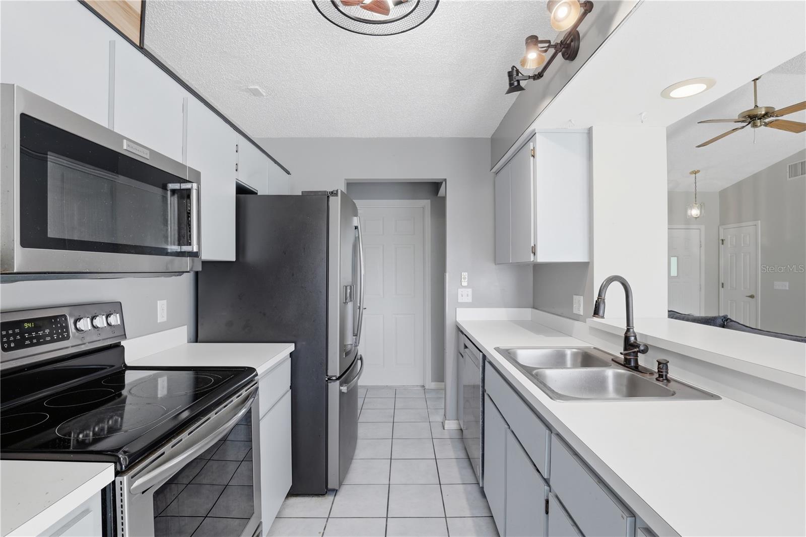 SPRING HILL - Residential