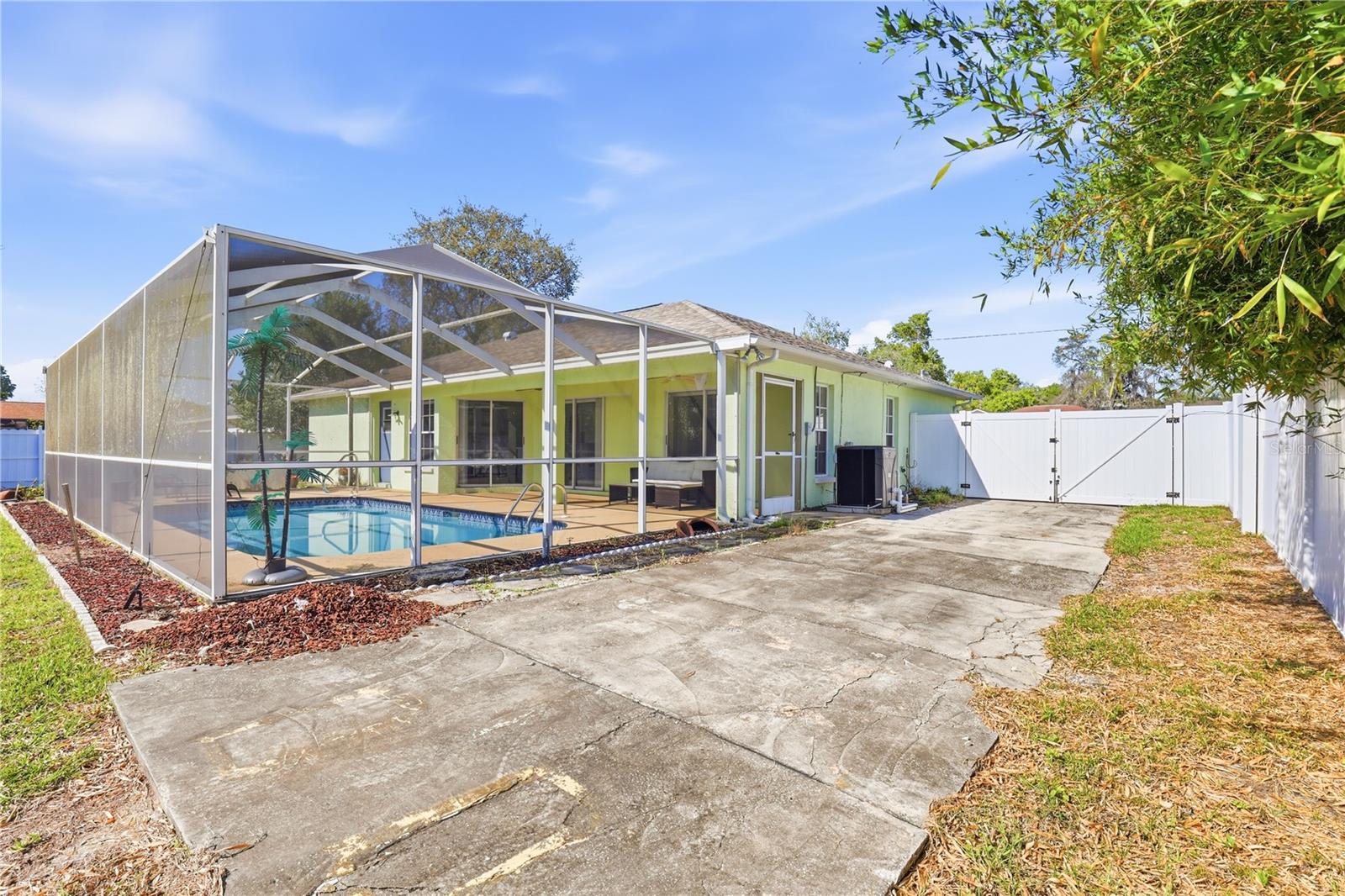 SPRING HILL - Residential