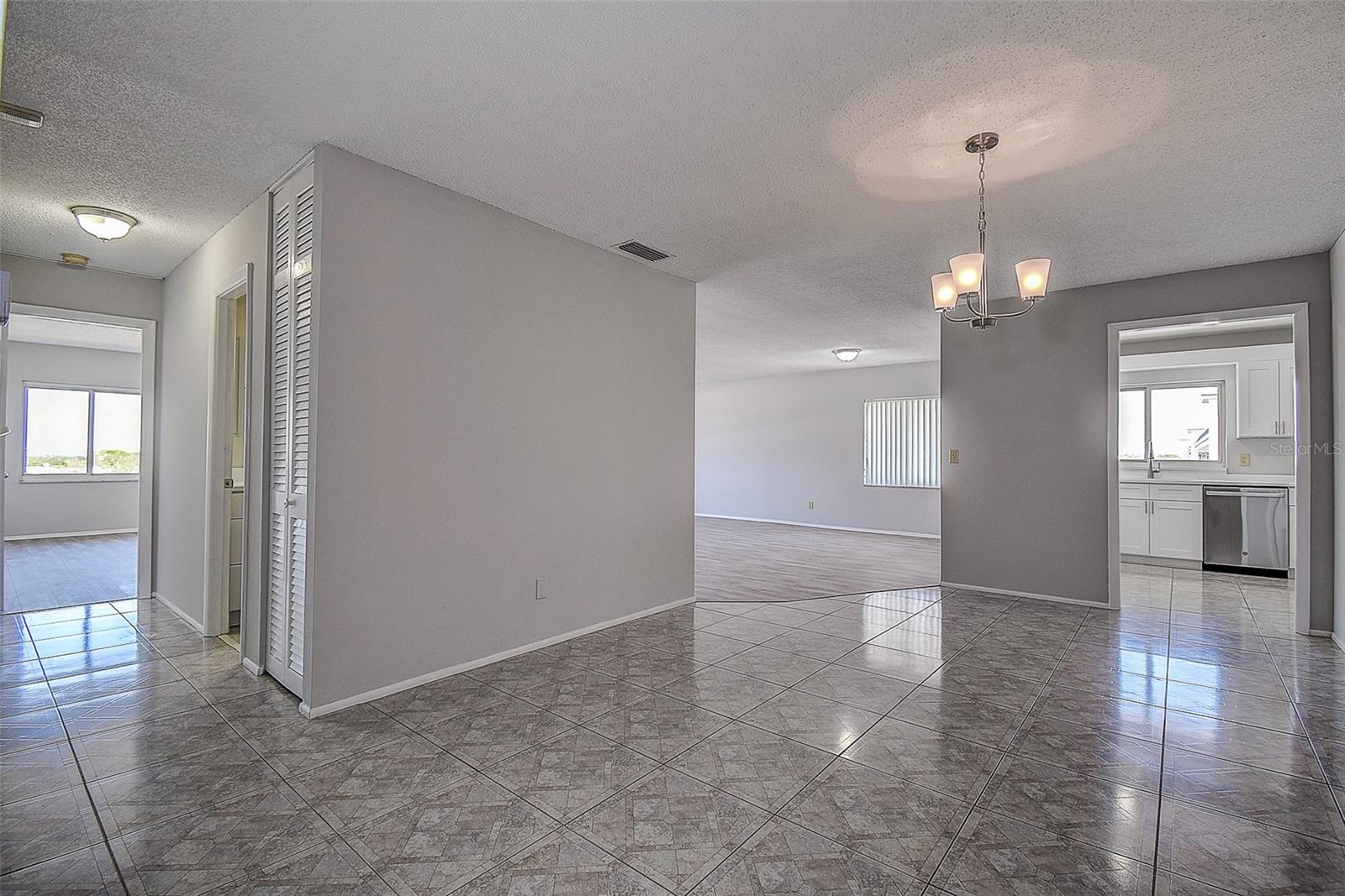 100 BLUFF VIEW DRIVE 514A