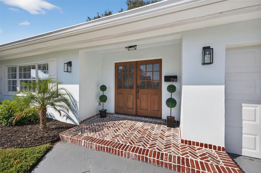 Photo of 1736 Golf View Drive, Belleair, FL 33756 (MLS # TB8460177)