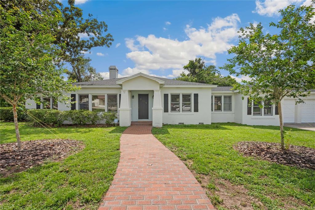 Photo of 13917 8th Street, Dade City, FL 33525 (MLS # TB8393744)