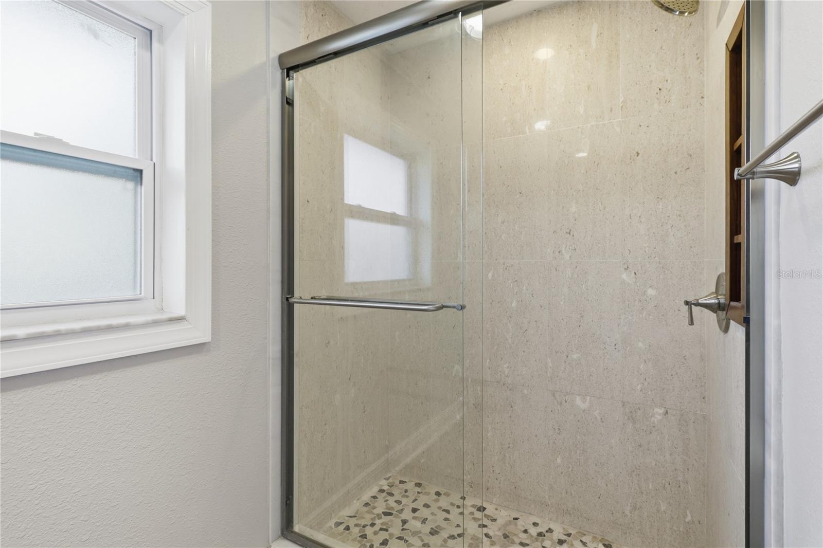 DIXIE SHORES UNIT 1 REPLAT - Residential