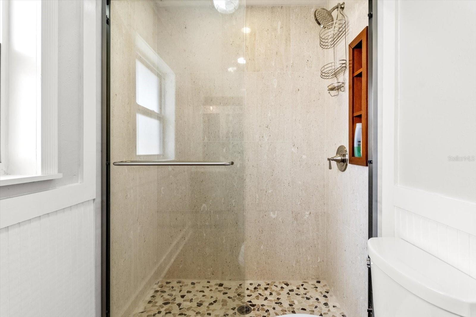 DIXIE SHORES UNIT 1 REPLAT - Residential