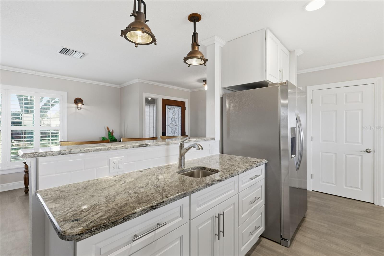 DIXIE SHORES UNIT 1 REPLAT - Residential