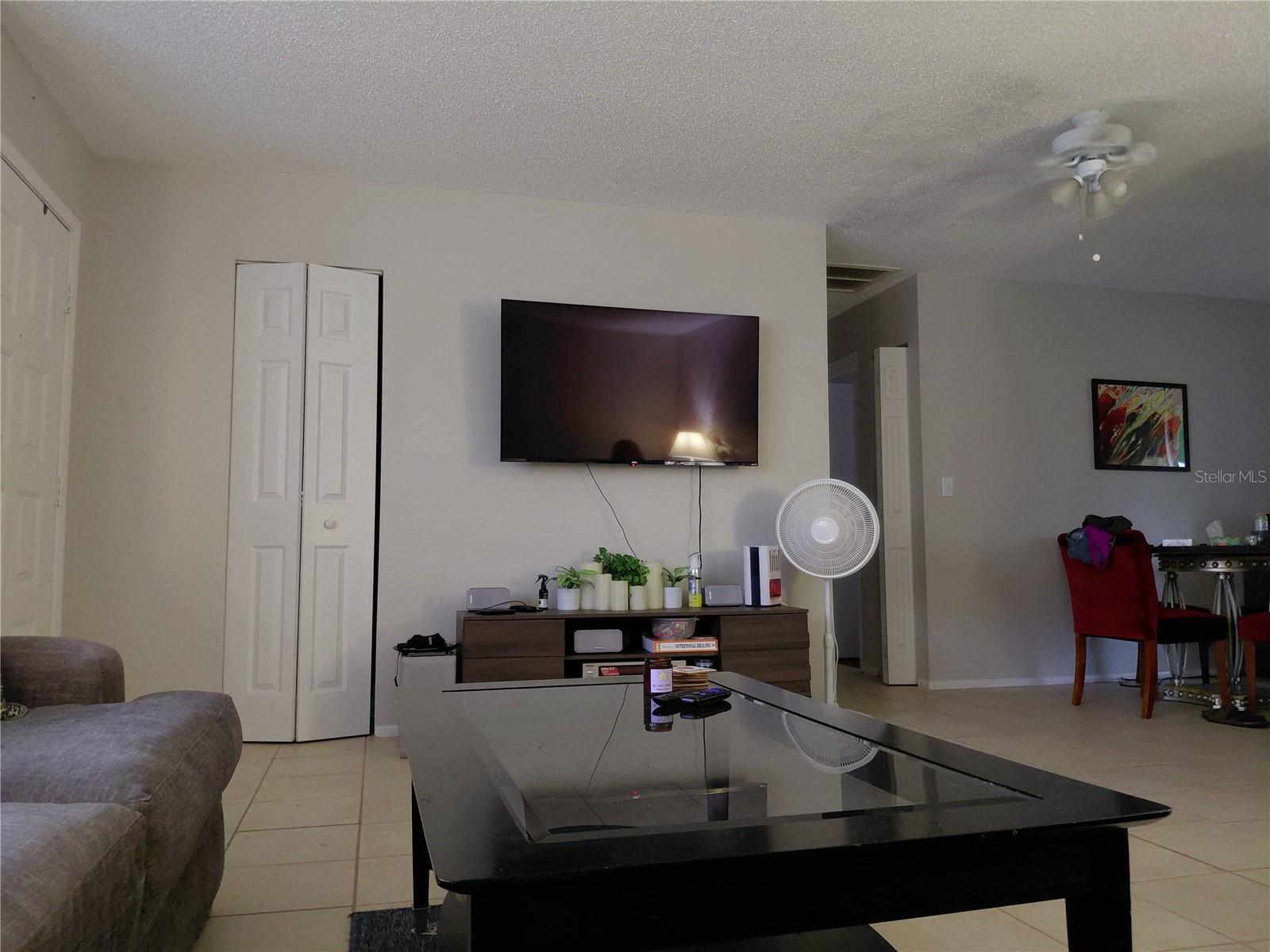 SOUTH VENICE - Residential Lease