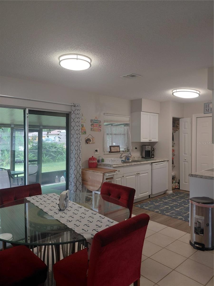 SOUTH VENICE - Residential Lease