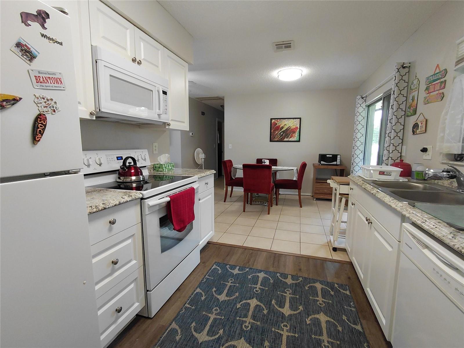 SOUTH VENICE - Residential Lease