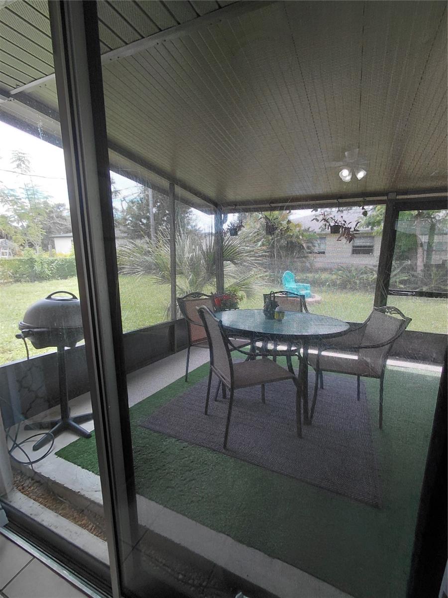 SOUTH VENICE - Residential Lease