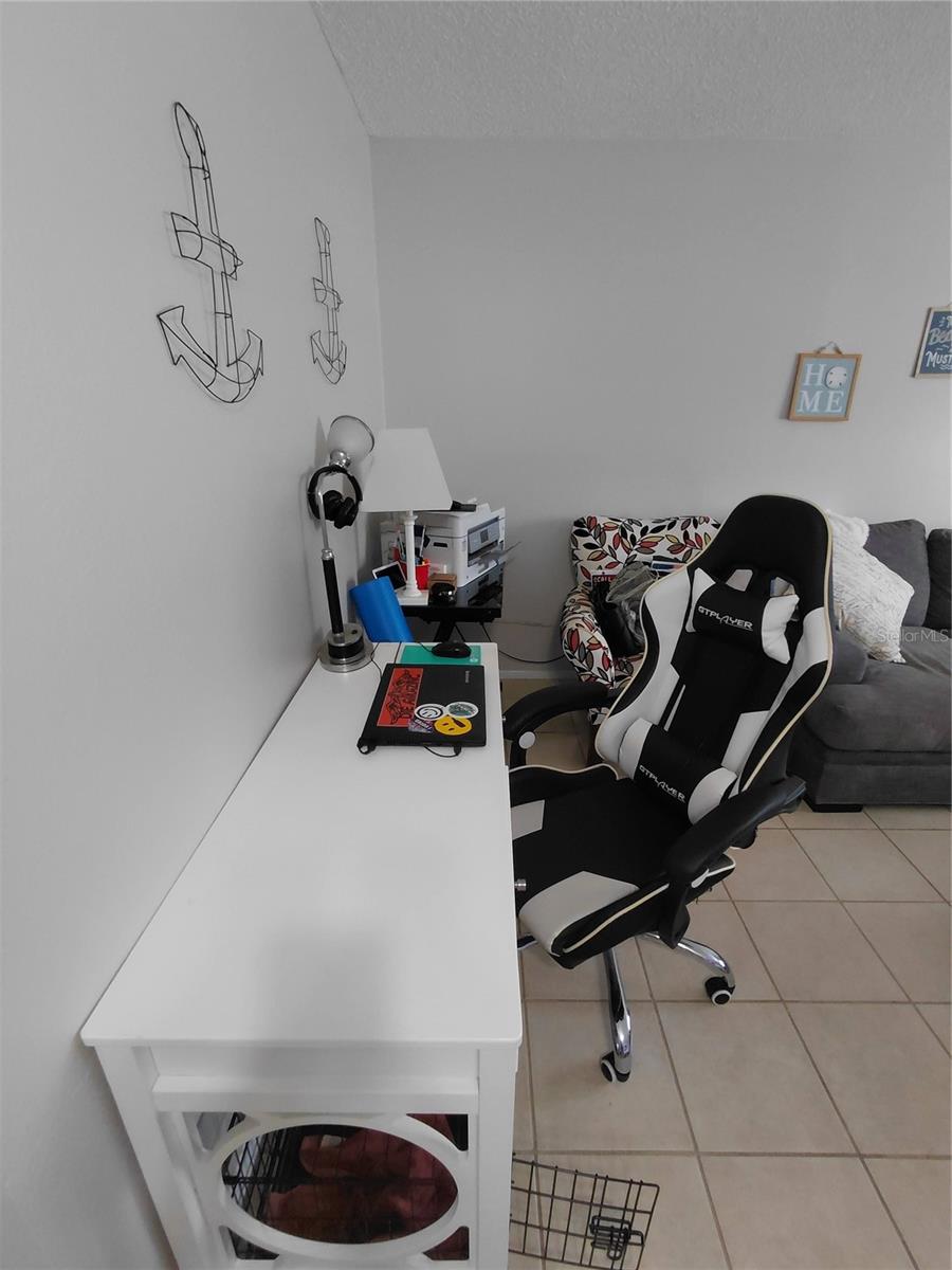 SOUTH VENICE - Residential Lease