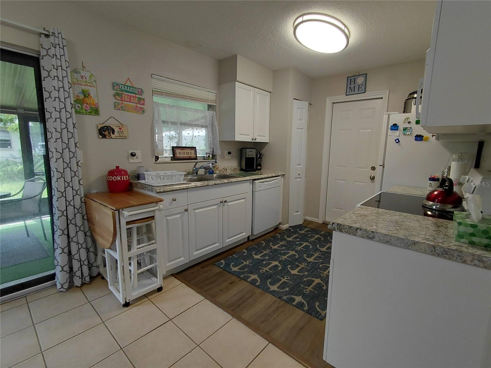 SOUTH VENICE - Residential Lease