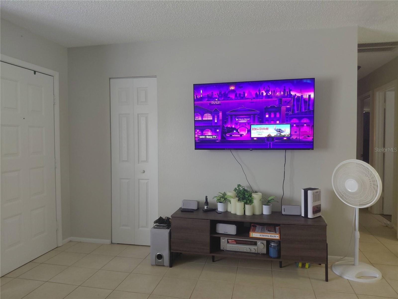 SOUTH VENICE - Residential Lease