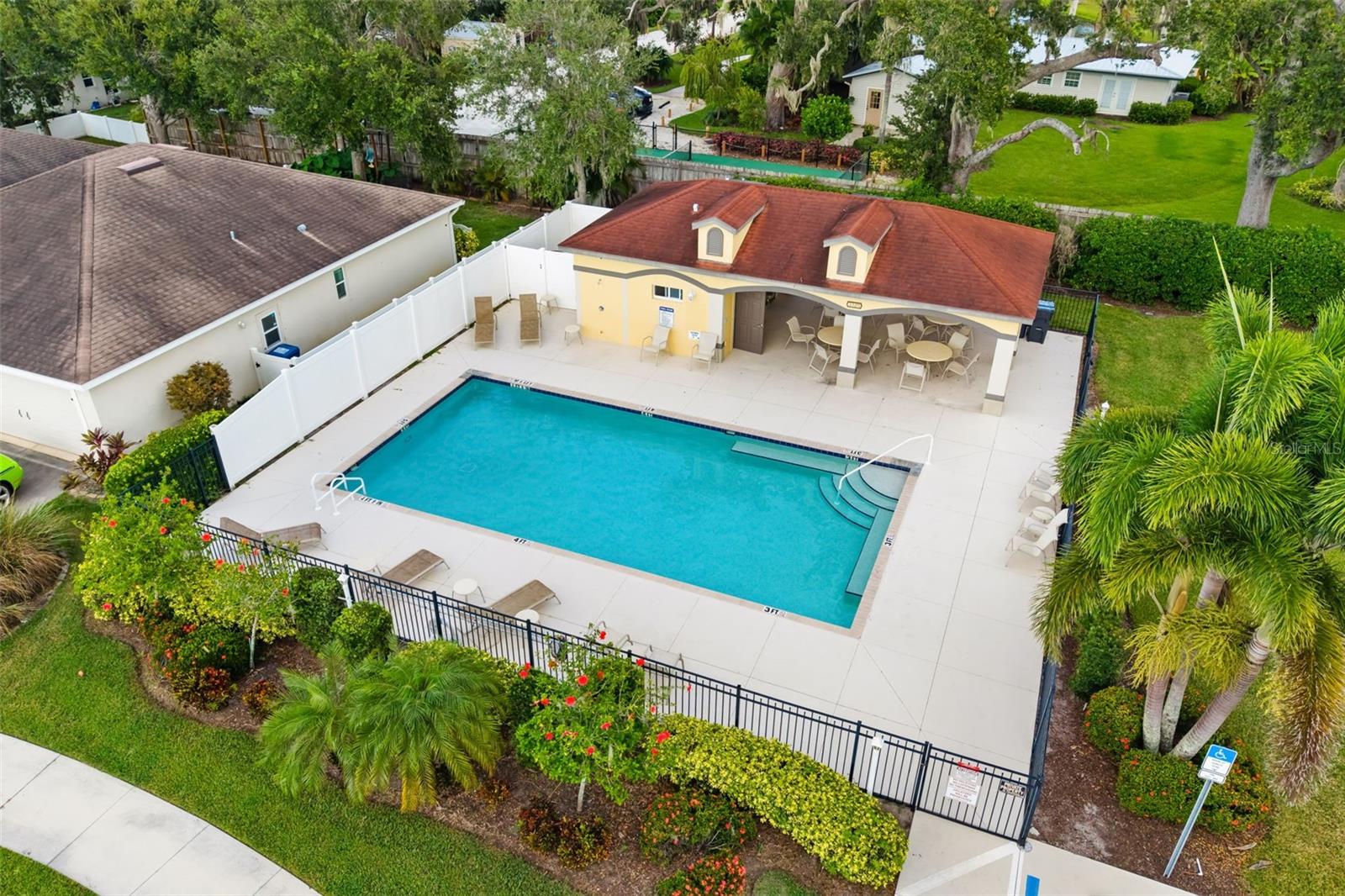 CYPRESS POND ESTS - Residential