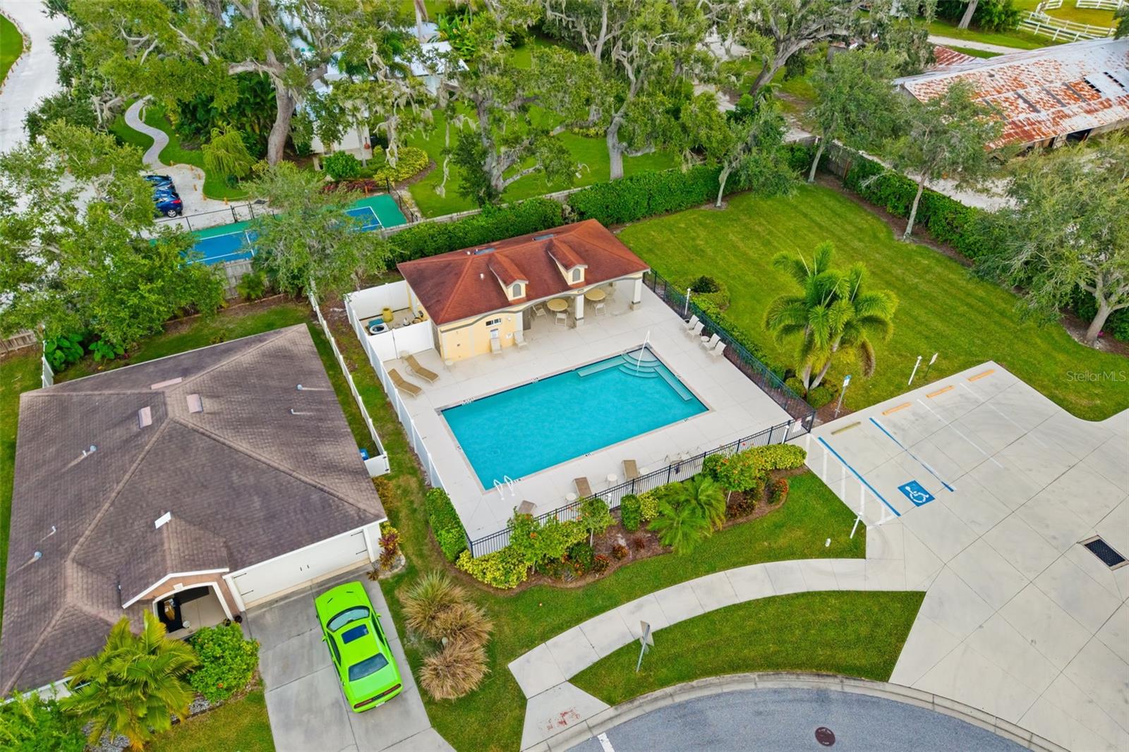 CYPRESS POND ESTS - Residential