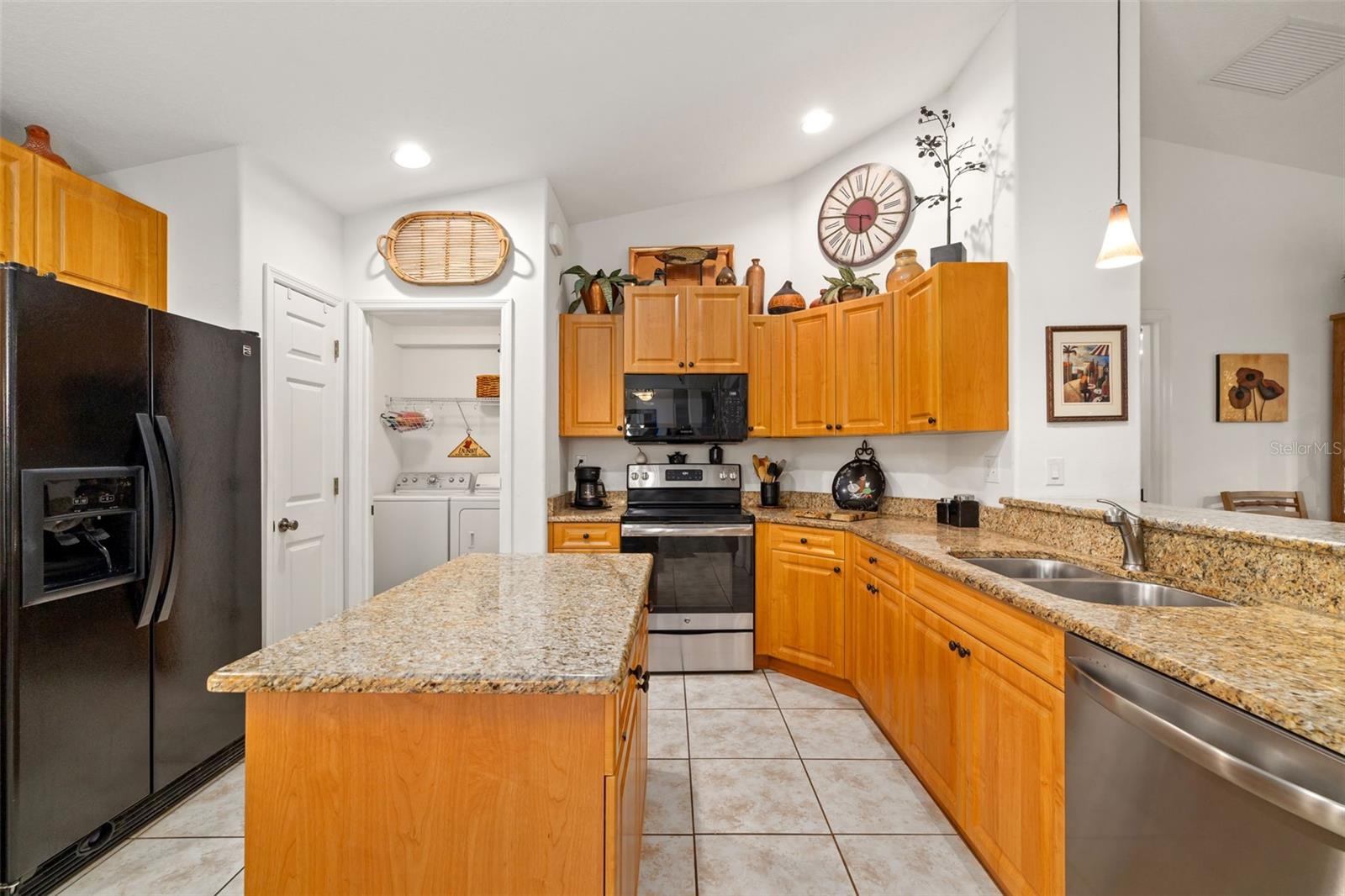 CYPRESS POND ESTS - Residential